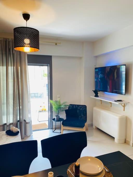 אתונה New 2Bd Aprt With Shared Rooftop Pool D3 מראה חיצוני תמונה