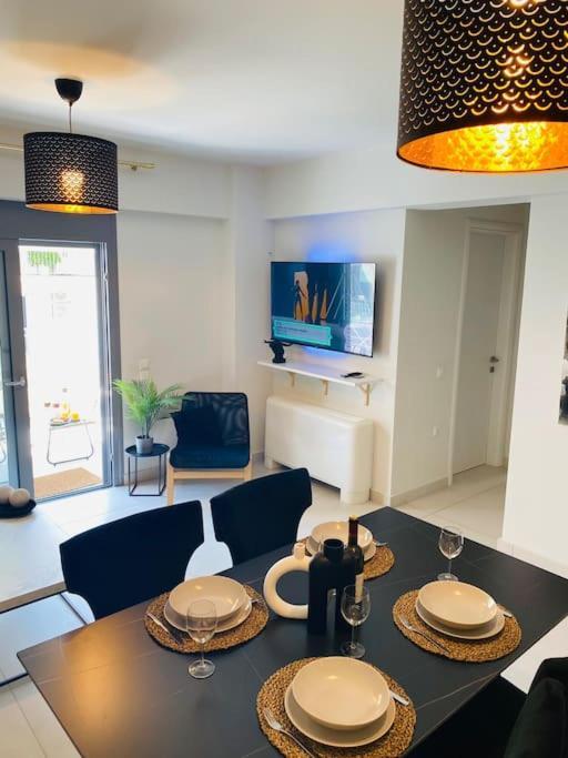 אתונה New 2Bd Aprt With Shared Rooftop Pool D3 מראה חיצוני תמונה