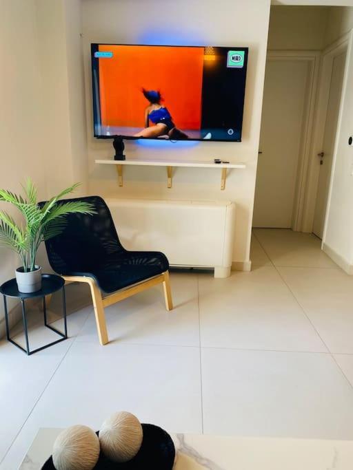 אתונה New 2Bd Aprt With Shared Rooftop Pool D3 מראה חיצוני תמונה